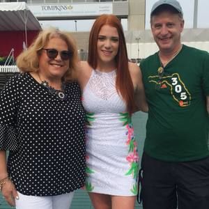 Meet your Posher, Becca